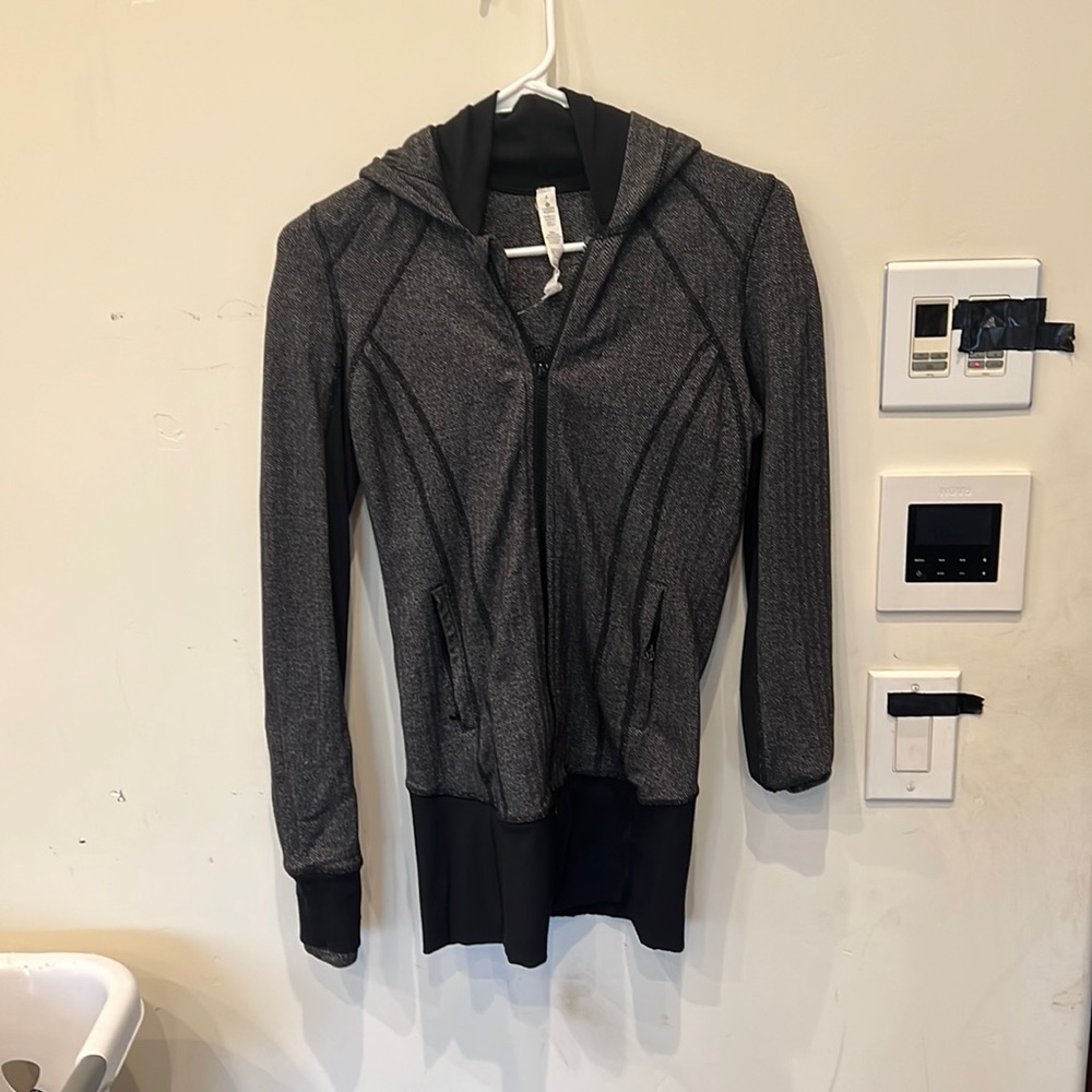 lulu zip up hoodie rarely worn